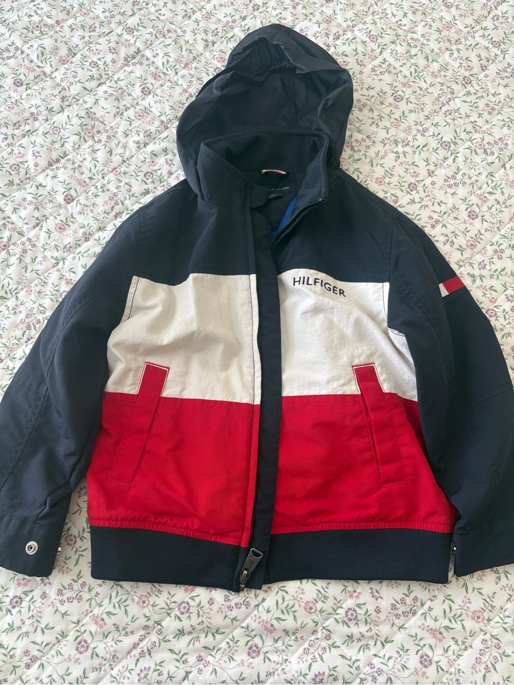 Tommy Hilfiger Men’s Navy, White & Red Colorblocked Hooded Windbreaker